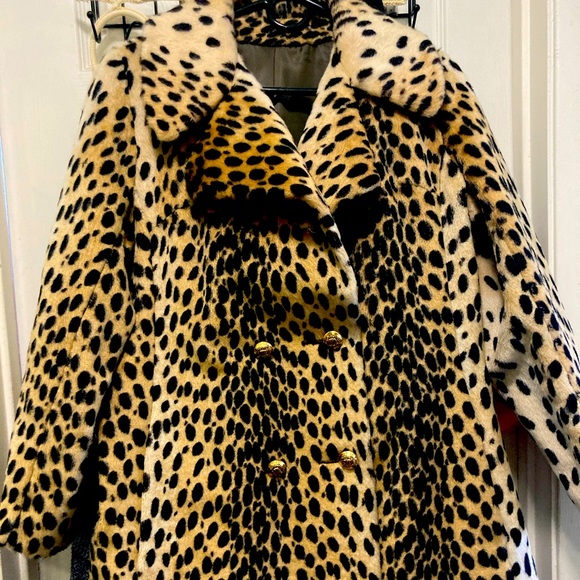 Jackets & Blazers - CLEARANCE Faux leopard coat